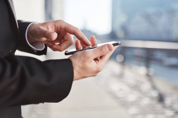 (網絡論文)利用移動網絡建設好政府信息公開渠道的問題(范文) (網絡論文)利用移動網絡建設好政府信息公開渠道的問題(范文)