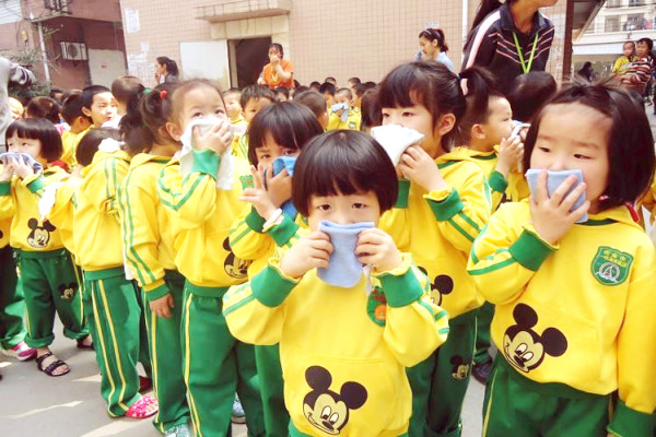 (幼兒園小班教師論文)范文：探討如何在幼兒園開展社團活動