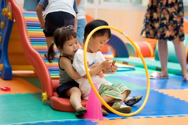 (幼兒教師論文)范文:淺談如何發揮微信在幼兒園家校工作中的作用 (幼兒教師論文)范文:淺談如何發揮微信在幼兒園家校工作中的作用